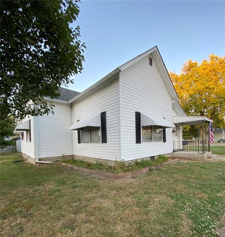 306 Walnut St, Shirley, IN 47384