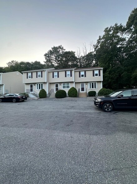 2 John William Dr Unit C, Auburn, MA 01501