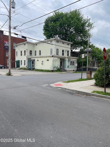 21 Mohawk St, Fort Plain, NY 13339