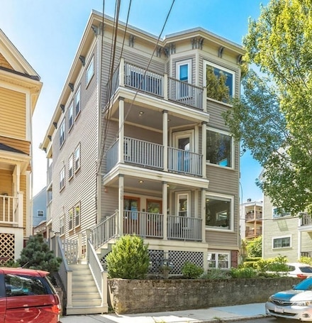136 Hudson St Unit 3, Somerville, MA 02144