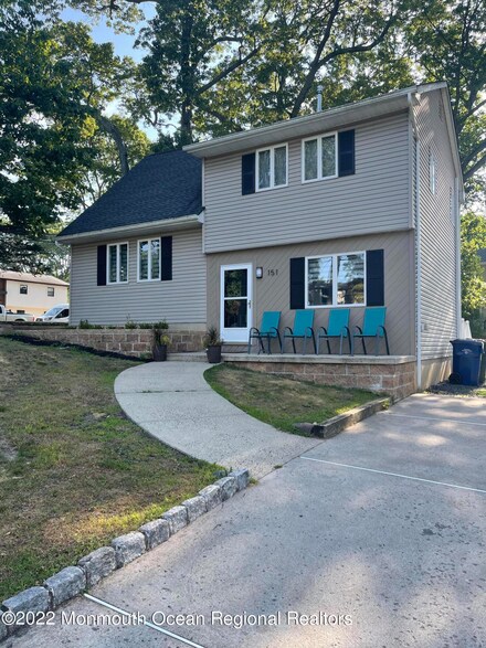 151 Delaware Ave, Oakhurst, NJ 07755
