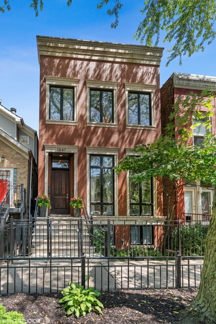 1647 N Wolcott Ave, Chicago, IL 60622