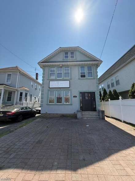 18 Hussa St, Linden, NJ 07036