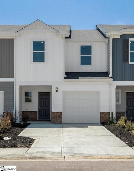 225 Cupid Ct, Greer, SC 29651