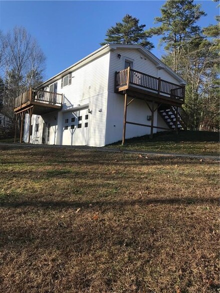 564 Newburgh Rd, Hermon, ME 04401