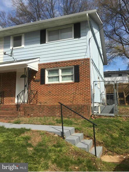 7230 G St, Capitol Heights, MD 20743