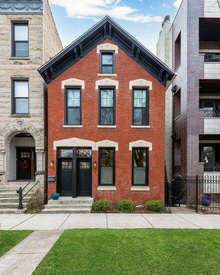 2443 W Thomas St, Chicago, IL 60622