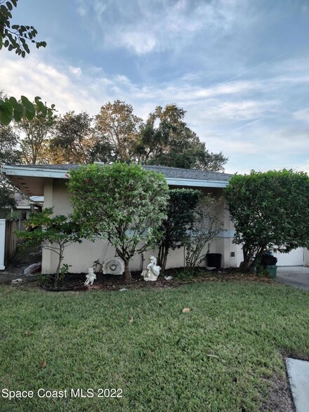 355 Mission Oak Dr, Melbourne, FL 32940