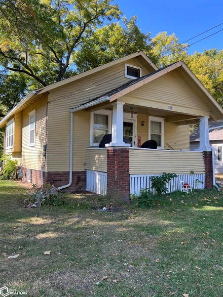 804 N Spruce St, Creston, IA 50801