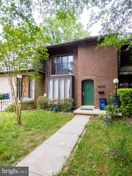 8118 Inverness Ridge Rd, Potomac, MD 20854