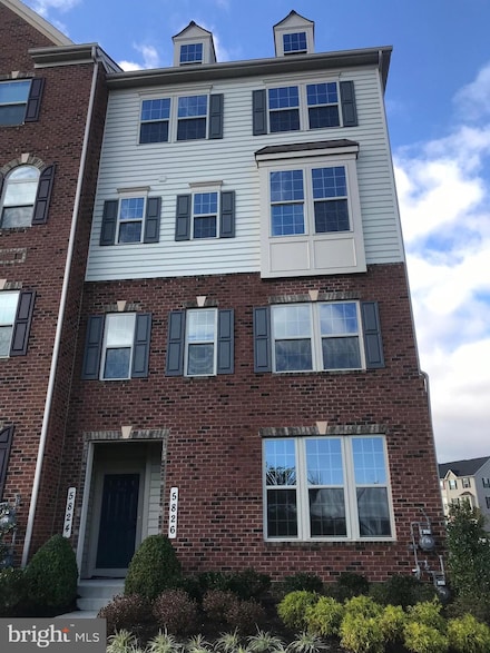 5826 Oakdale Village Rd, Ijamsville, MD 21754