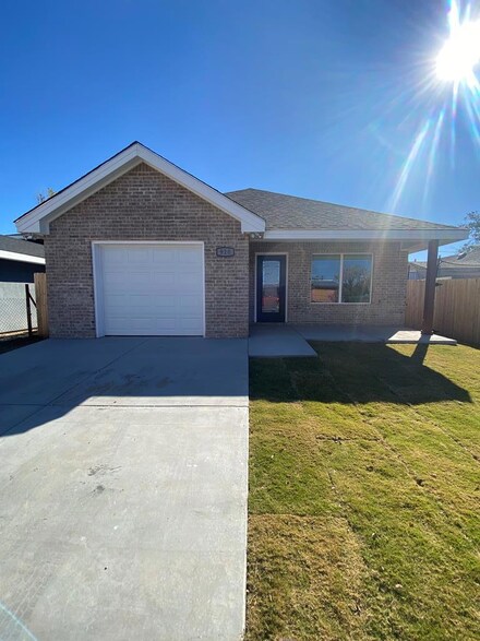 918 Laredo Dr, Odessa, TX 79761