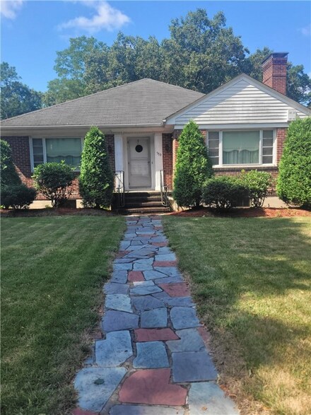 570 Harris Ave, Woonsocket, RI 02895