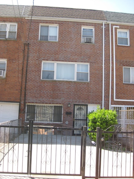 4187 Murdock Ave, Bronx, NY 10466