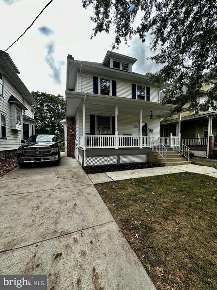 814 Park Ave, Collingswood, NJ 08108