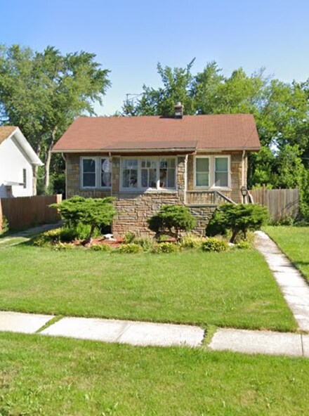 44 E Kenilworth Ave, Villa Park, IL 60181