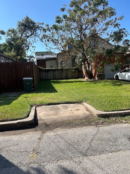 1205 29th St, Galveston, TX 77550