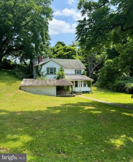 11 Long Ln, Glen Mills, PA 19342