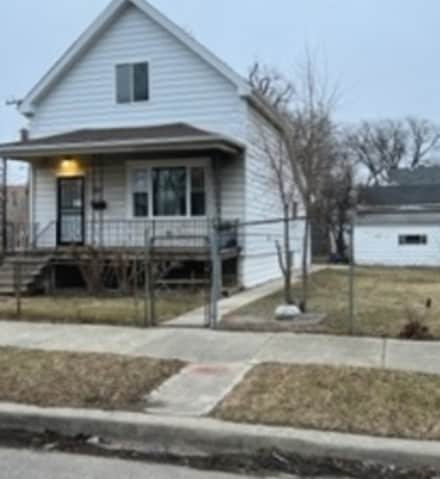 820 E 74th St, Chicago, IL 60619