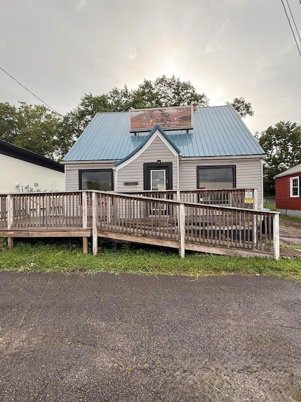 813 S 4th St, Danville, KY 40422