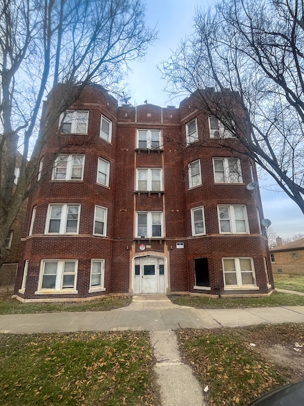 4334 W 18th St, Chicago, IL 60623