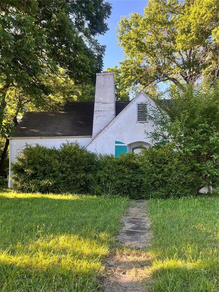 117 E Gladys St, Sikeston, MO 63801