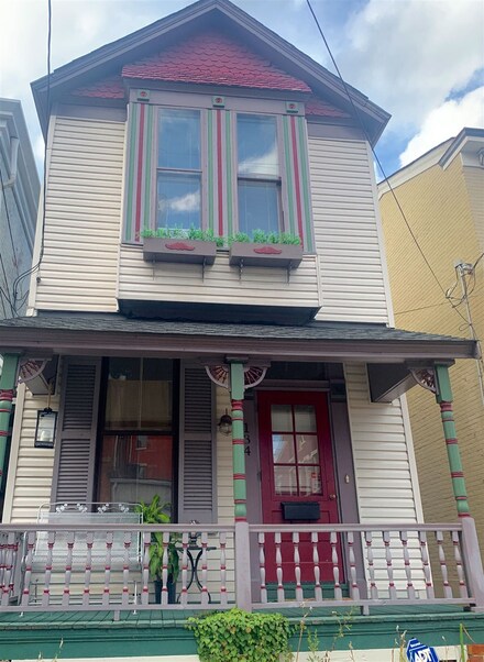 134 W 10th St, Covington, KY 41011