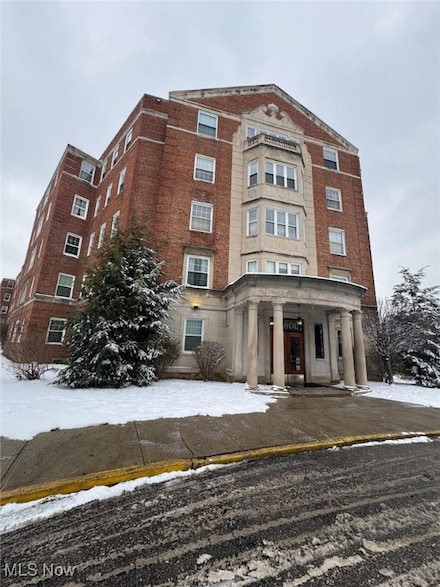 13800 Fairhill Rd Unit 502, Shaker Heights, OH 44120
