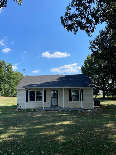 44 Roy Dotson Rd, Bells, TN 38006