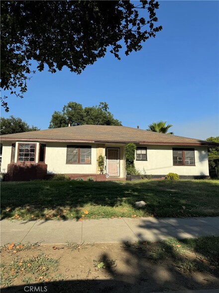 3067 N G St, San Bernardino, CA 92405