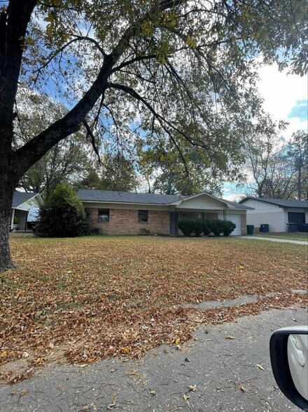 1712 Marilyn Dr, Conway, AR 72032