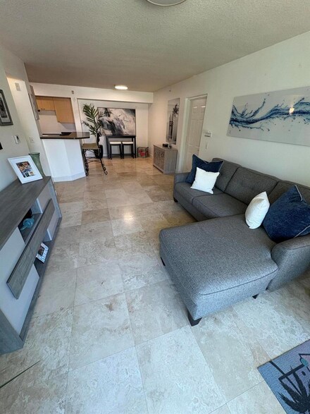 1205 Villa Ln, Boynton Beach, FL 33435