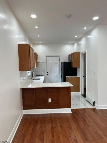 1214 51st St, North Bergen, NJ 07047