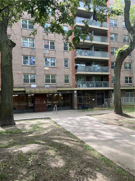 12421 Flatlands Ave Unit 15 - 2L, Brooklyn, NY 11208