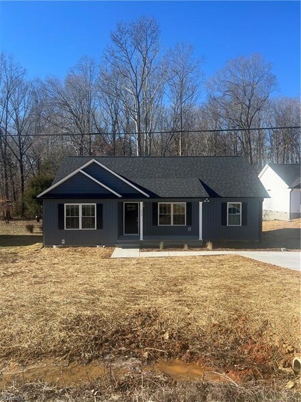 204 Kendall Mill Rd, Thomasville, NC 27360