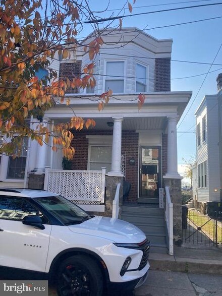 6139 Marsden St, Philadelphia, PA 19135