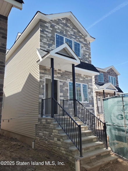 1384 Clove Rd, Staten Island, NY 10301