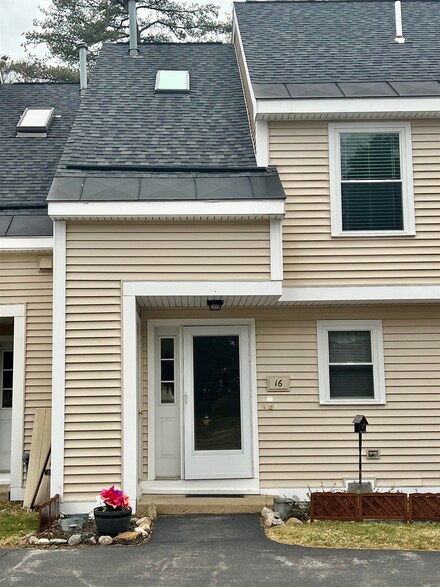 16 Great Falls Dr, Concord, NH 03303