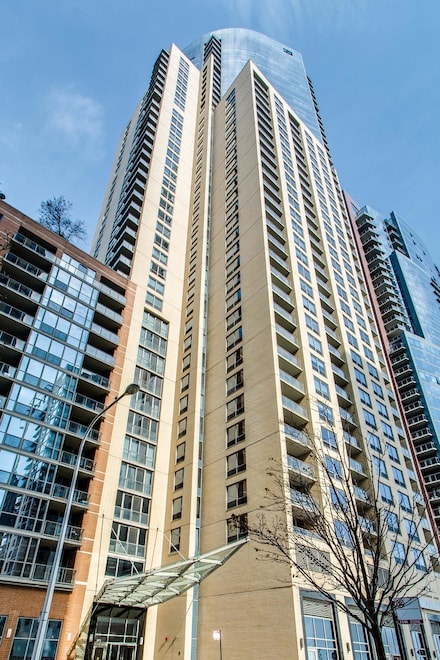 420 E Waterside Dr Unit P1-17A, Chicago, IL 60601
