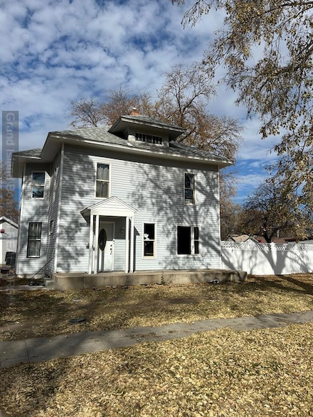 110 E 9th St, Grand Island, NE 68801