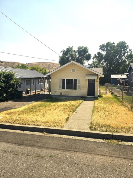 1825 Lancaster Ave, Klamath Falls, OR 97601