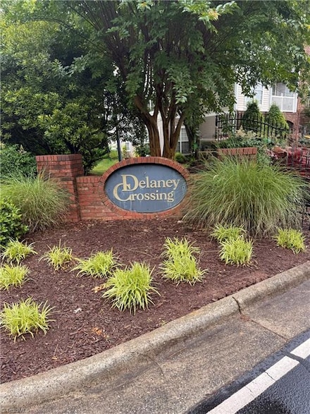 2221 Delaney Dr, Burlington, NC 27215