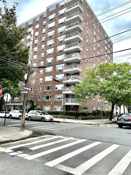 89-00 170 St Unit 6G, Jamaica Hills, NY 11432