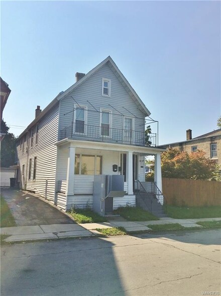 157 Laurel St, Buffalo, NY 14208