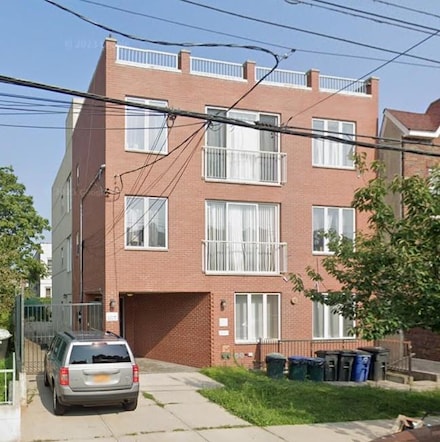189 E 55th St, Brooklyn, NY 11203