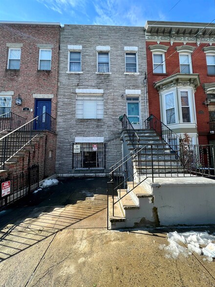 17 Magnolia Ave, Jersey City, NJ 07306