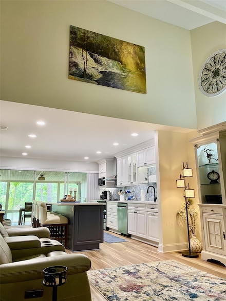 118 W Lake Dr N Unit 205, Lake Lure, NC 28746