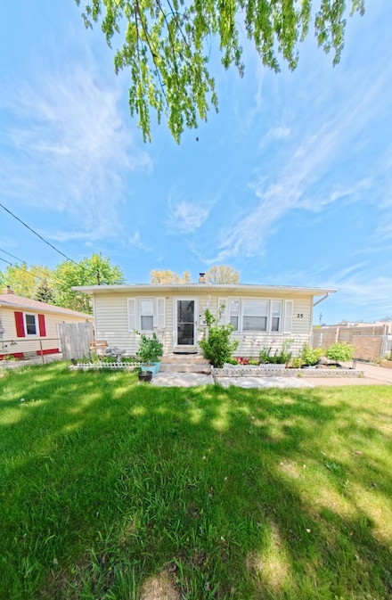 25 Maplelawn St SW, Grand Rapids, MI 49548