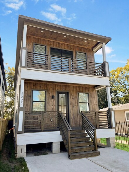 1222 Johnston St, Houston, TX 77022