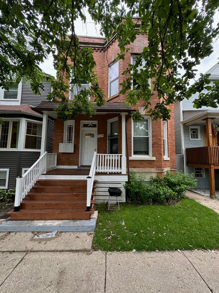 3129 N Christiana Ave, Chicago, IL 60618